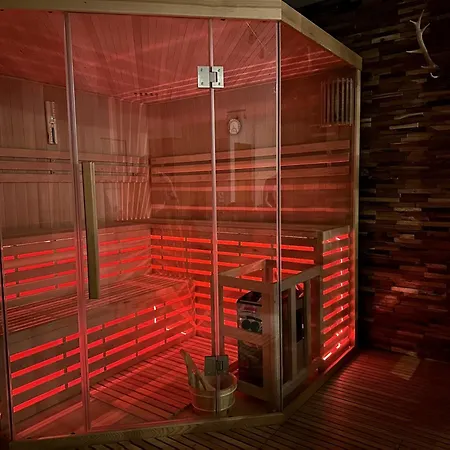 Grosszuegige Und Romantische Wellnessoase Mit Privater Sauna In Ruhiger Lage Apartment Karlsbad
