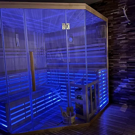 Grosszuegige Und Romantische Wellnessoase Mit Privater Sauna In Ruhiger Lage *