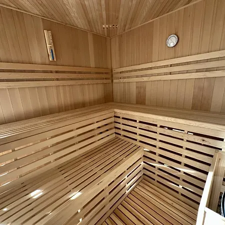 Grosszuegige Und Romantische Wellnessoase Mit Privater Sauna In Ruhiger Lage Apartment *