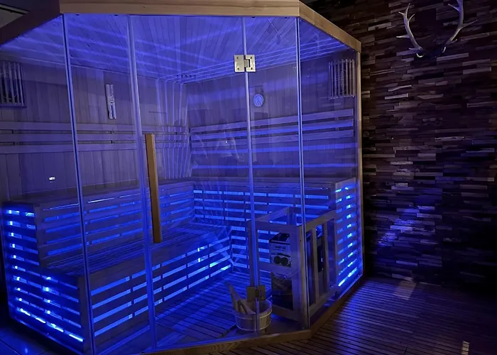 Grosszuegige Und Romantische Wellnessoase Mit Privater Sauna In Ruhiger Lage *