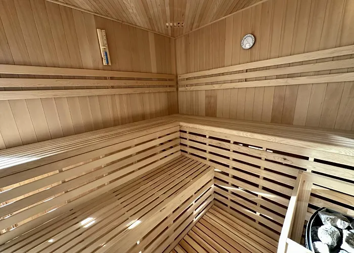 Grosszuegige Und Romantische Wellnessoase Mit Privater Sauna In Ruhiger Lage Апартаменты *
